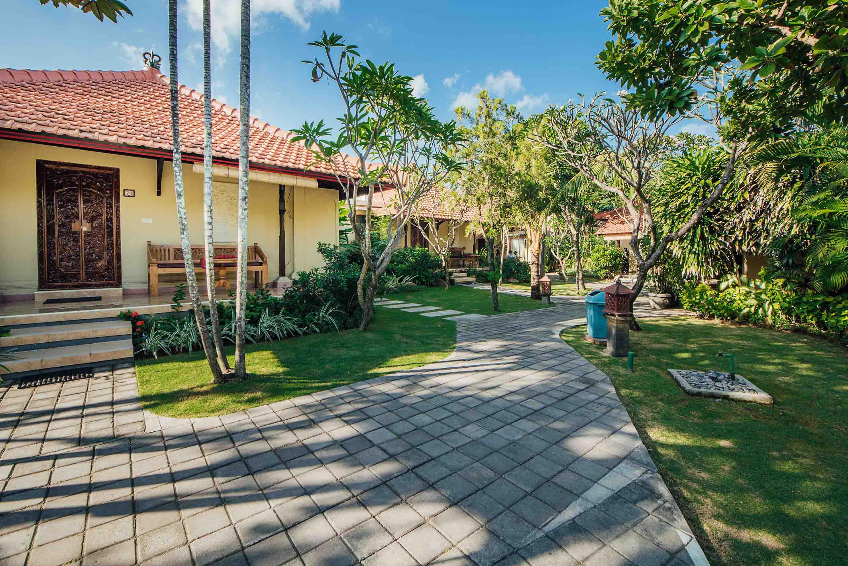 Kuta Puri Bungalows, Villas And Resort Luaran gambar
